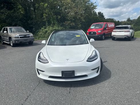 Used 2020 Tesla Model 3 Standard Range Plus RWD image 2
