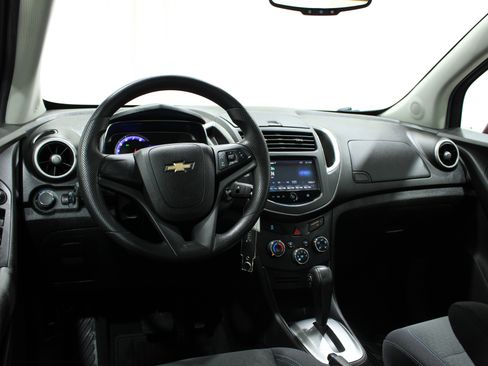 Used 2016 Chevrolet Trax LS FWD image 2