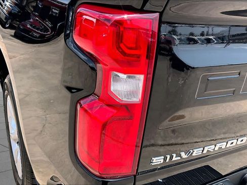 Used 2020 Chevrolet Silverado 1500 Custom w/ Infotainment Package RWD image 29