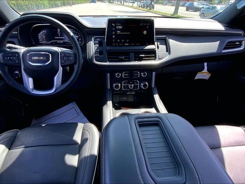 Used 2023 GMC Yukon XL SLT w/ SLT Premium Package AWD/4WD image 13