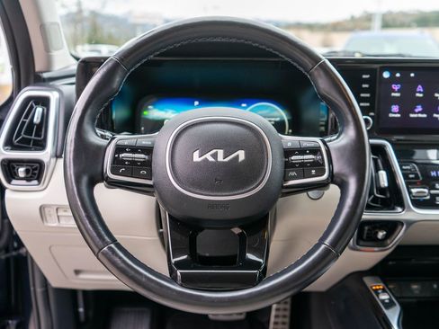 Used 2022 Kia Sorento SX Prestige image 16