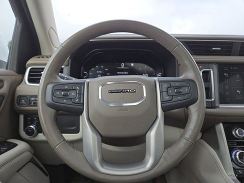 Used 2022 GMC Yukon XL Denali image 31