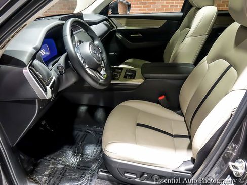 Used 2024 MAZDA CX-90 Plug-In Hybrid w/ Preferred AWD/4WD image 12