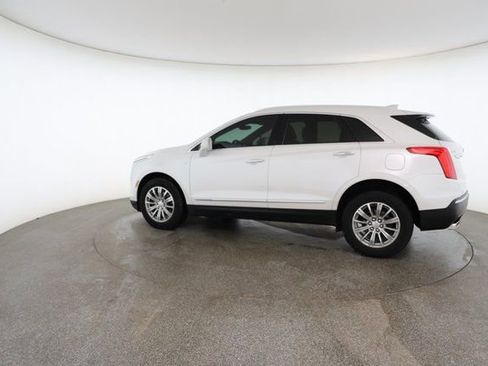Used 2017 Cadillac XT5 Luxury w/ Driver Awareness Package image 8