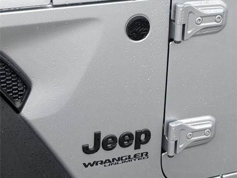 Used 2022 Jeep Wrangler Unlimited Sport AWD/4WD image 10