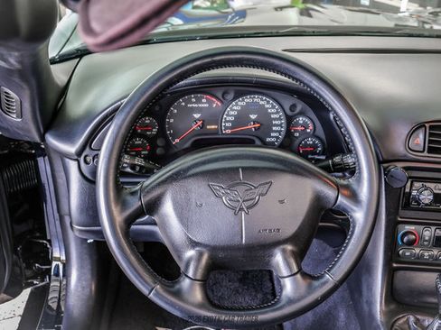 Used 1998 Chevrolet Corvette Convertible w/ Memory Pkg RWD image 29