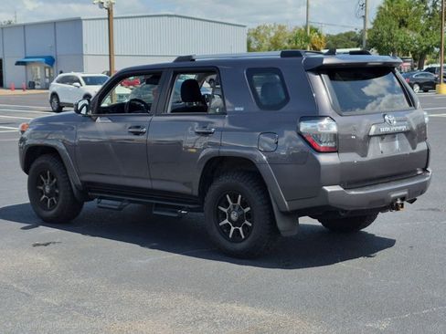 Used 2021 Toyota 4Runner SR5 AWD/4WD image 7
