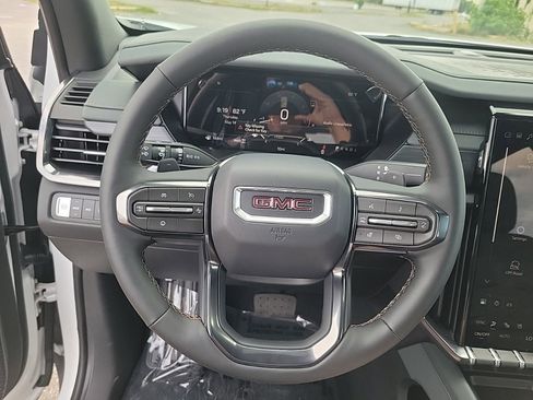 New 2026 GMC Acadia AT4 w/ Luxury Package AWD/4WD image 19