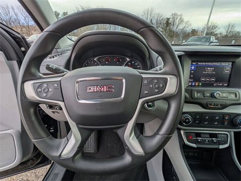 Used 2024 GMC Terrain SLE image 17