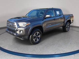 Used 2017 Toyota Tacoma TRD Sport video 1