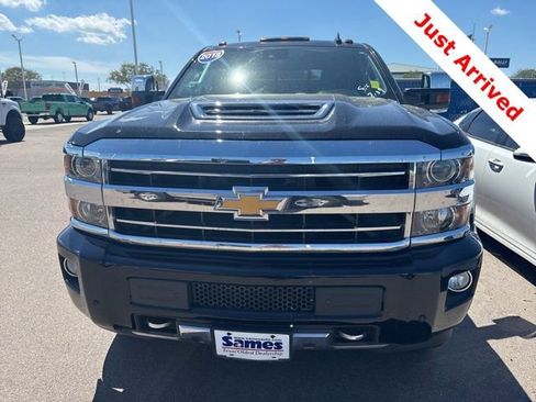 Used 2018 Chevrolet Silverado 3500 High Country w/ Duramax Plus Package image 11