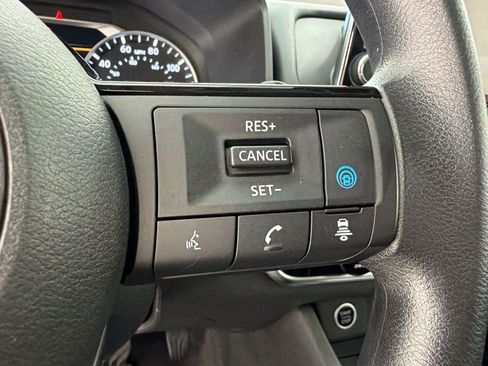 Used 2023 Nissan Rogue SV FWD image 32