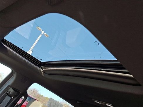 Used 2024 Chevrolet Silverado 1500 ZR2 image 11