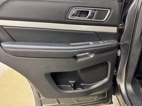 Used 2017 Ford Explorer XLT w/ Equipment Group 202A image 15