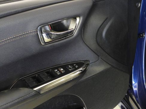 Used 2018 Toyota Avalon XLE w/ Preferred Accessory Package image 12