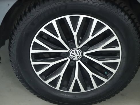 Used 2019 Volkswagen Jetta SE FWD image 12