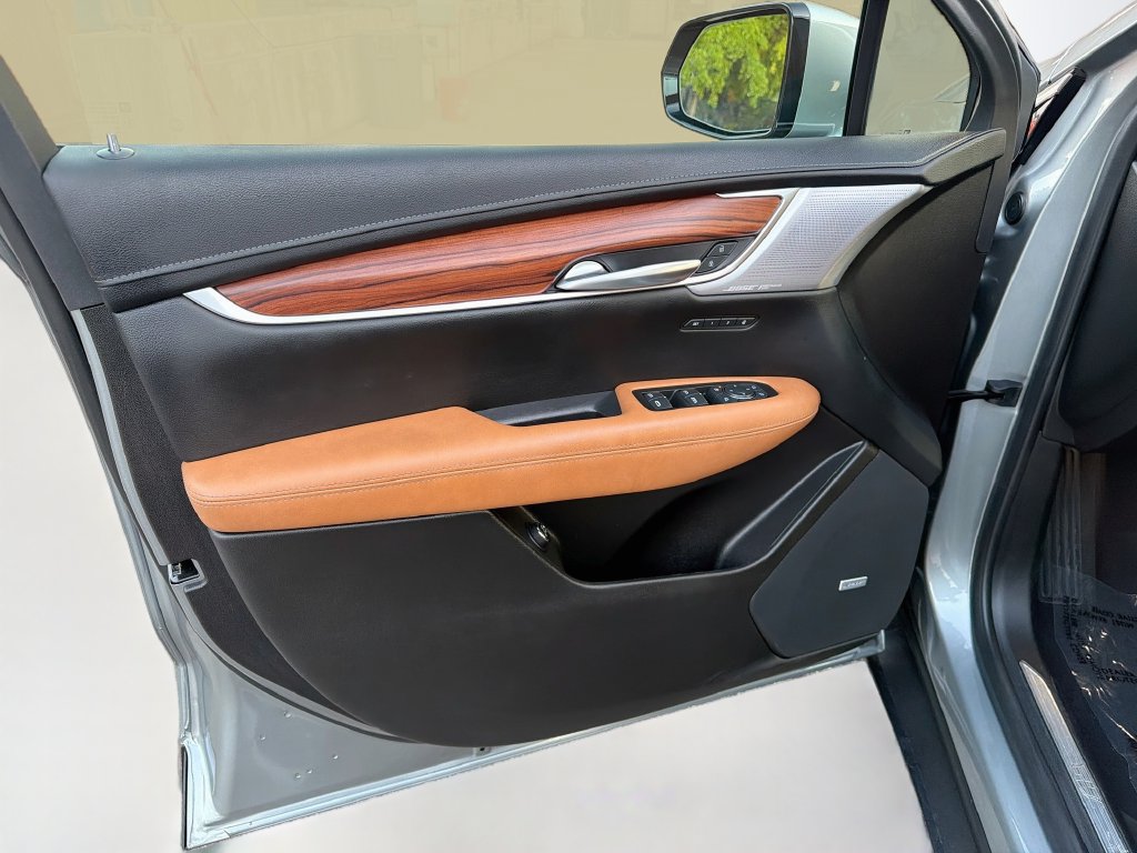 Used 2024 Cadillac XT5 Premium Luxury w/ Technology Package FWD image 21