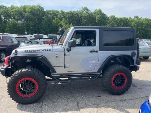 Used 2017 Jeep Wrangler Rubicon AWD/4WD image 8