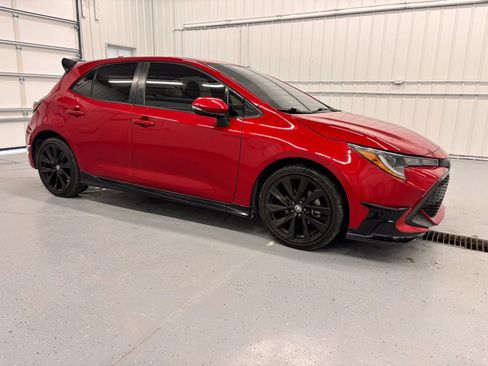 Used 2021 Toyota Corolla SE w/ Special Edition FWD image 1