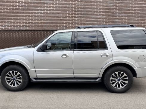 Used 2015 Ford Expedition XLT w/ Equipment Group 202A AWD/4WD image 5