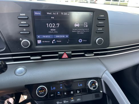 Used 2023 Hyundai Elantra SEL FWD image 18