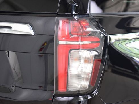 Used 2023 Chevrolet Tahoe Premier AWD/4WD image 18