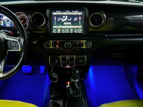 Used 2019 Jeep Wrangler Unlimited Sahara image 37