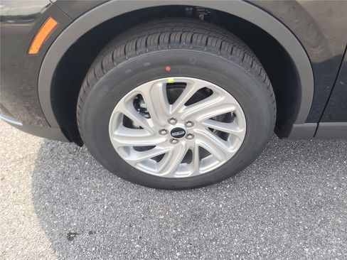 New 2026 Lincoln Corsair Premiere image 9