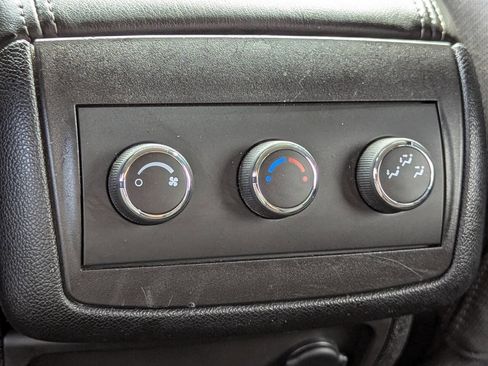 Used 2013 Chevrolet Traverse LT image 29