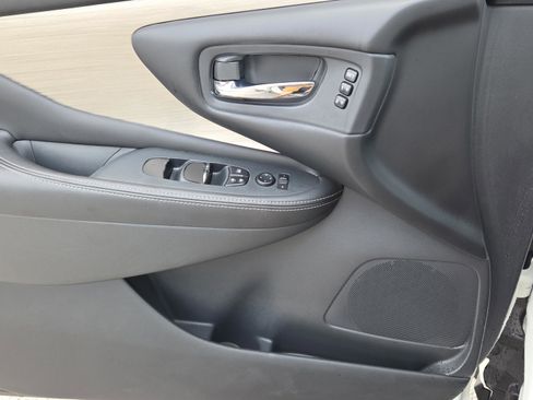 Used 2018 Nissan Murano Platinum w/ Cargo Package image 18