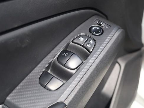 Used 2025 Nissan Altima 2.5 SV AWD/4WD image 17