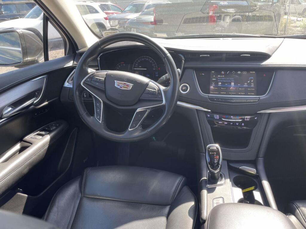 Used 2019 Cadillac XT5 Luxury AWD/4WD image 2