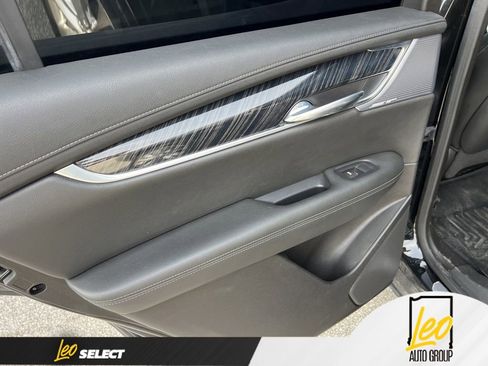 Used 2023 Cadillac XT6 Premium Luxury image 13