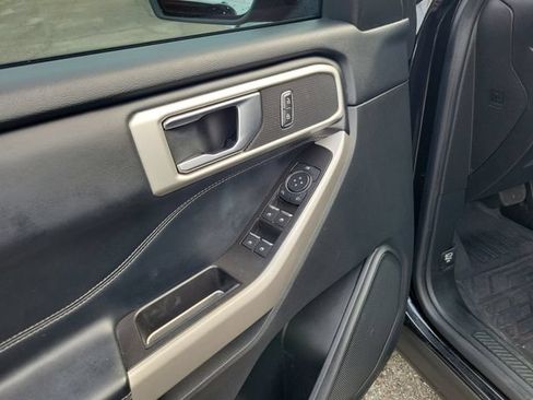 Used 2022 Ford Explorer XLT RWD image 13