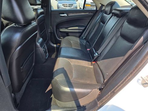 Used 2020 Chrysler 300 Limited RWD image 14