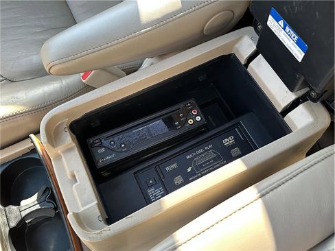 Used 2005 Lexus LX 470 4WD image 22