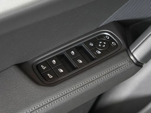 Certified 2026 Porsche Cayenne Coupe AWD/4WD image 16