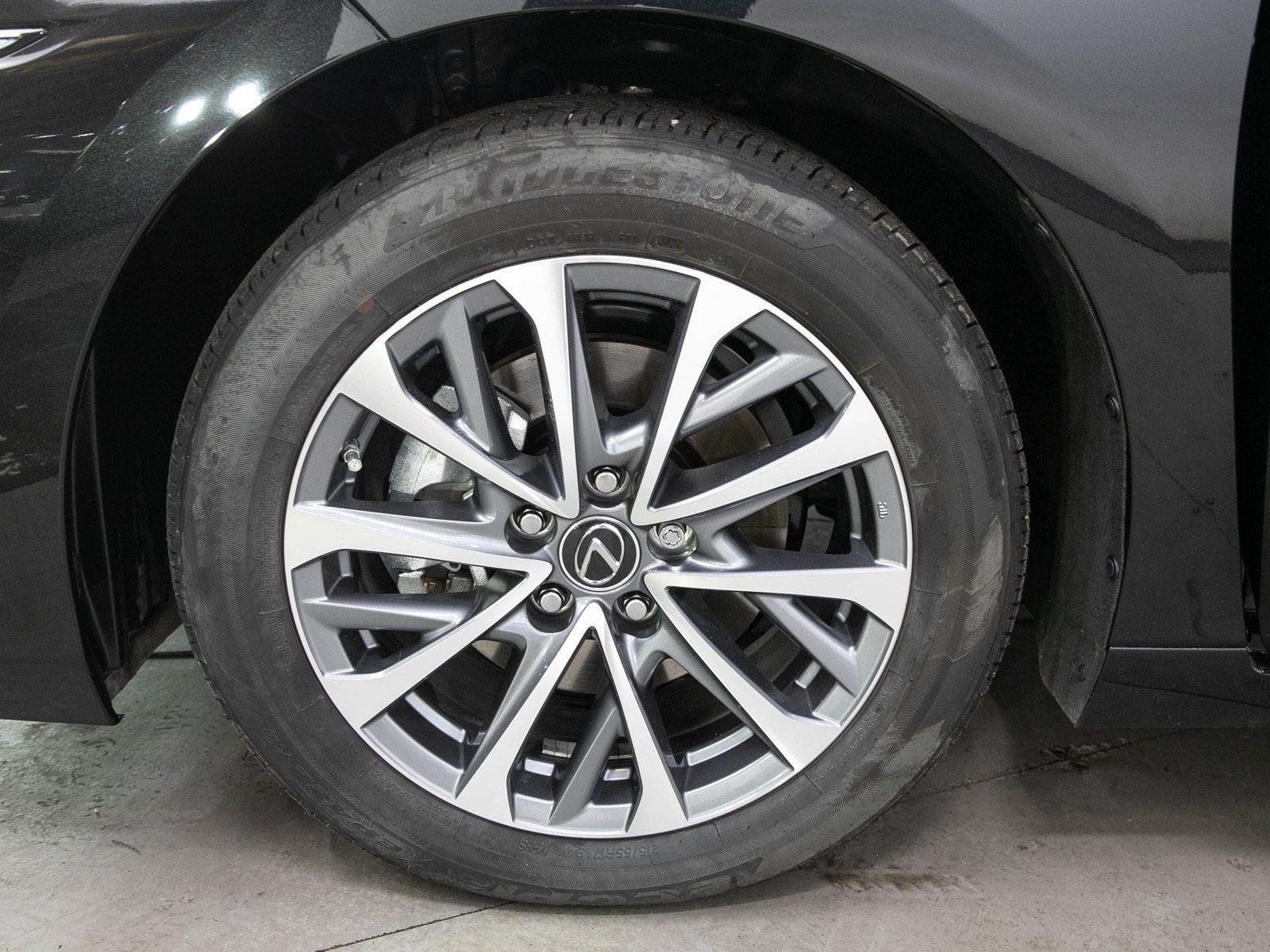 Used 2025 Lexus ES 300h FWD image 29