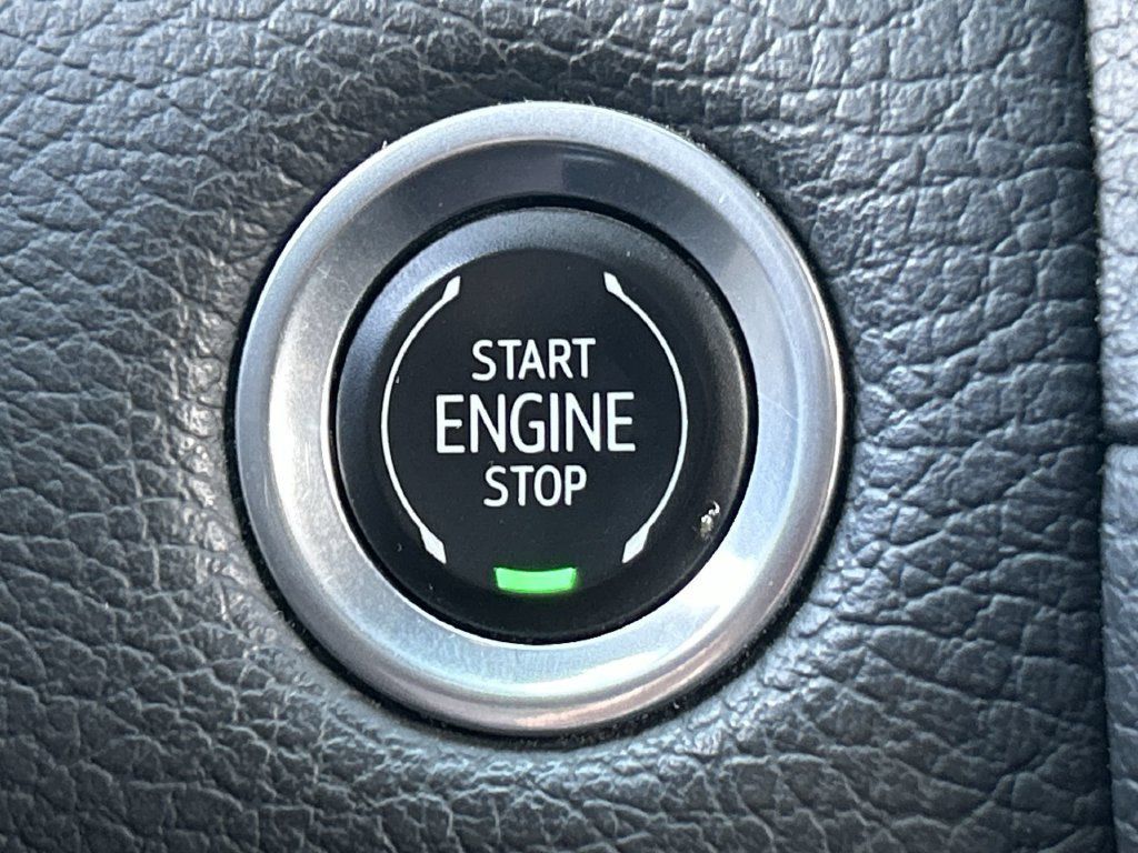 Used 2023 GMC Yukon XL Denali RWD image 17