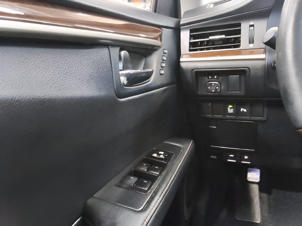 Used 2014 Lexus ES 350 w/ Luxury Package FWD image 16