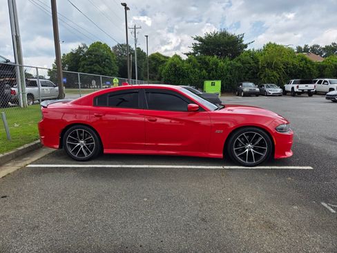 Used 2018 Dodge Charger R/T Scat Pack RWD image 11