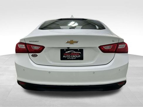 Used 2024 Chevrolet Malibu LT image 3