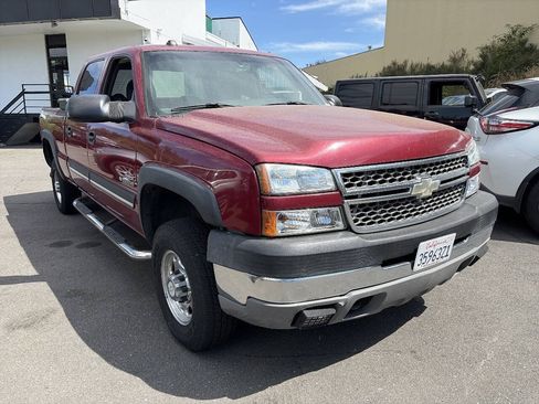 Used 2005 Chevrolet Silverado 2500 LS w/ Heavy-Duty Power Package AWD/4WD image 4