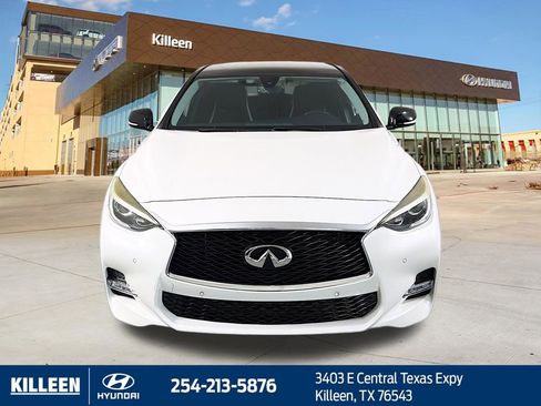 Used 2018 INFINITI QX30 Sport w/ Cargo Package FWD image 2