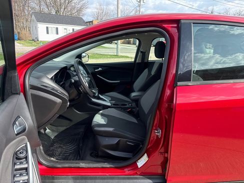 Used 2012 Ford Focus SE FWD image 9