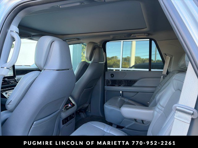 Used 2021 Lincoln Navigator Reserve RWD image 4