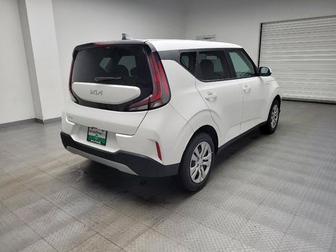 Used 2025 Kia Soul LX FWD image 9