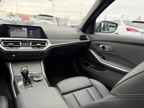 Used 2019 BMW 330i xDrive Sedan w/ Premium Package image 31
