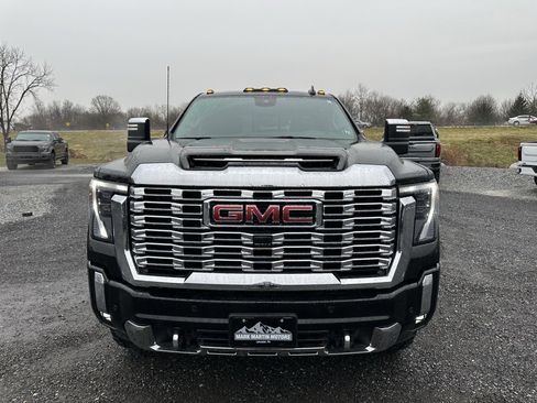 Used 2024 GMC Sierra 2500 Denali w/ Denali Reserve Package image 13