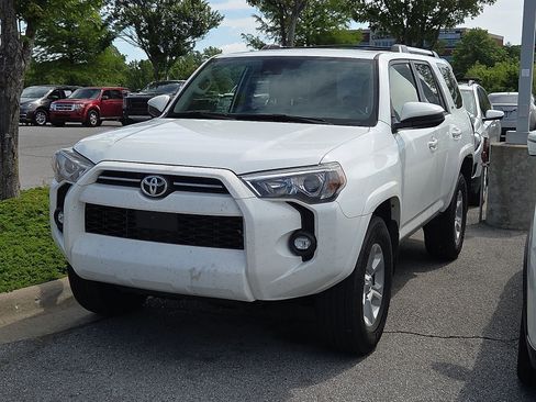 Used 2024 Toyota 4Runner SR5 AWD/4WD image 2